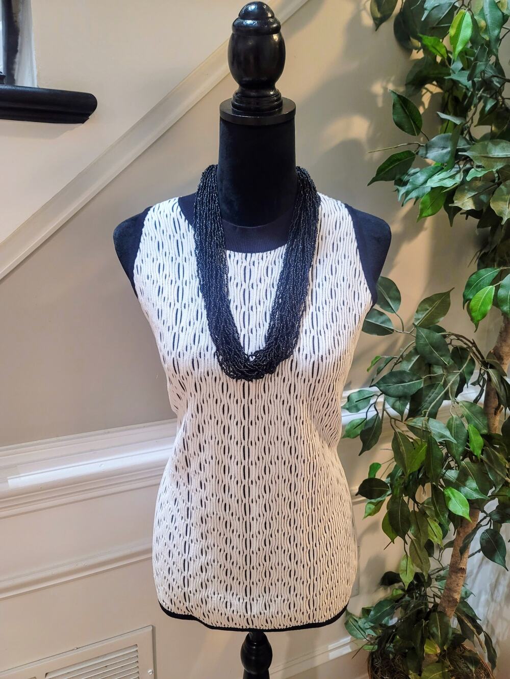 WHBM Sweater Tank Women's SZ XL White/Black Geometric Crew Neck Back Zipper